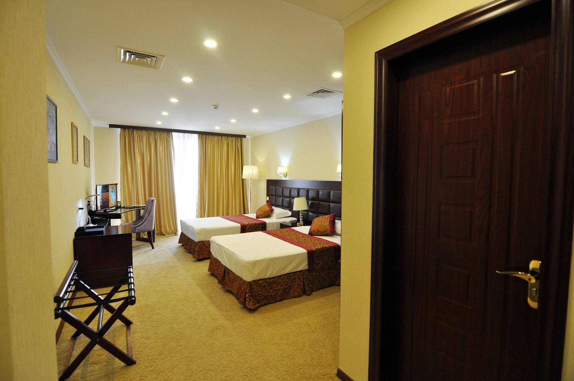 Velvet Hotel Тбилиси Екстериор снимка