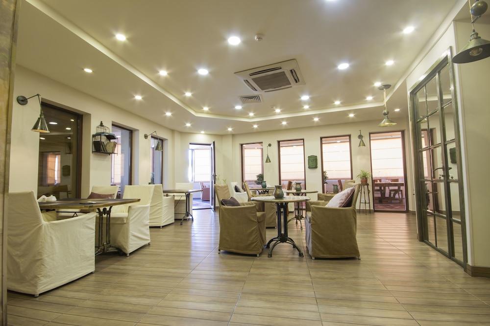Velvet Hotel Тбилиси Екстериор снимка