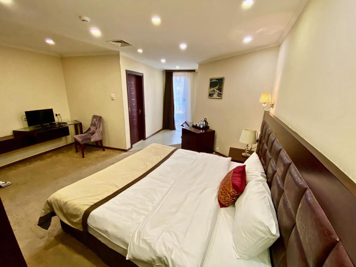 Velvet Hotel Тбилиси Екстериор снимка